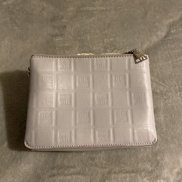 Steve Madden Bvice Crossbody - Picture 2 of 6